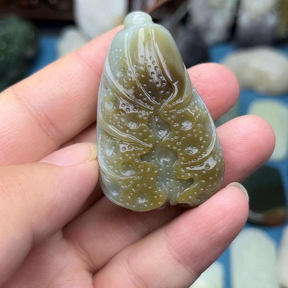 和田玉未镶嵌颈饰且末糖白菜