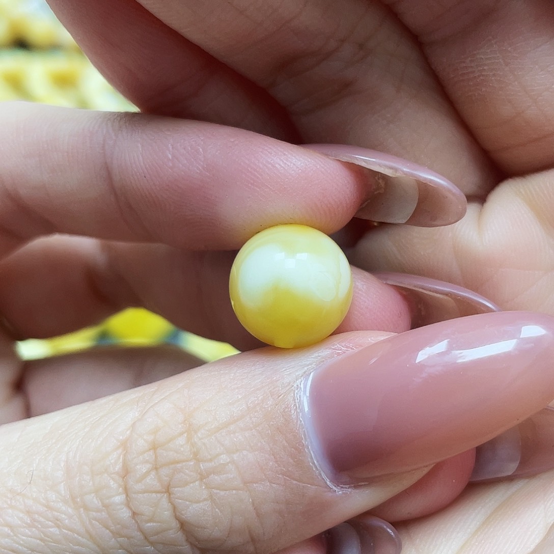 琥珀珠宝奇石未镶嵌12.8mm瑕疵