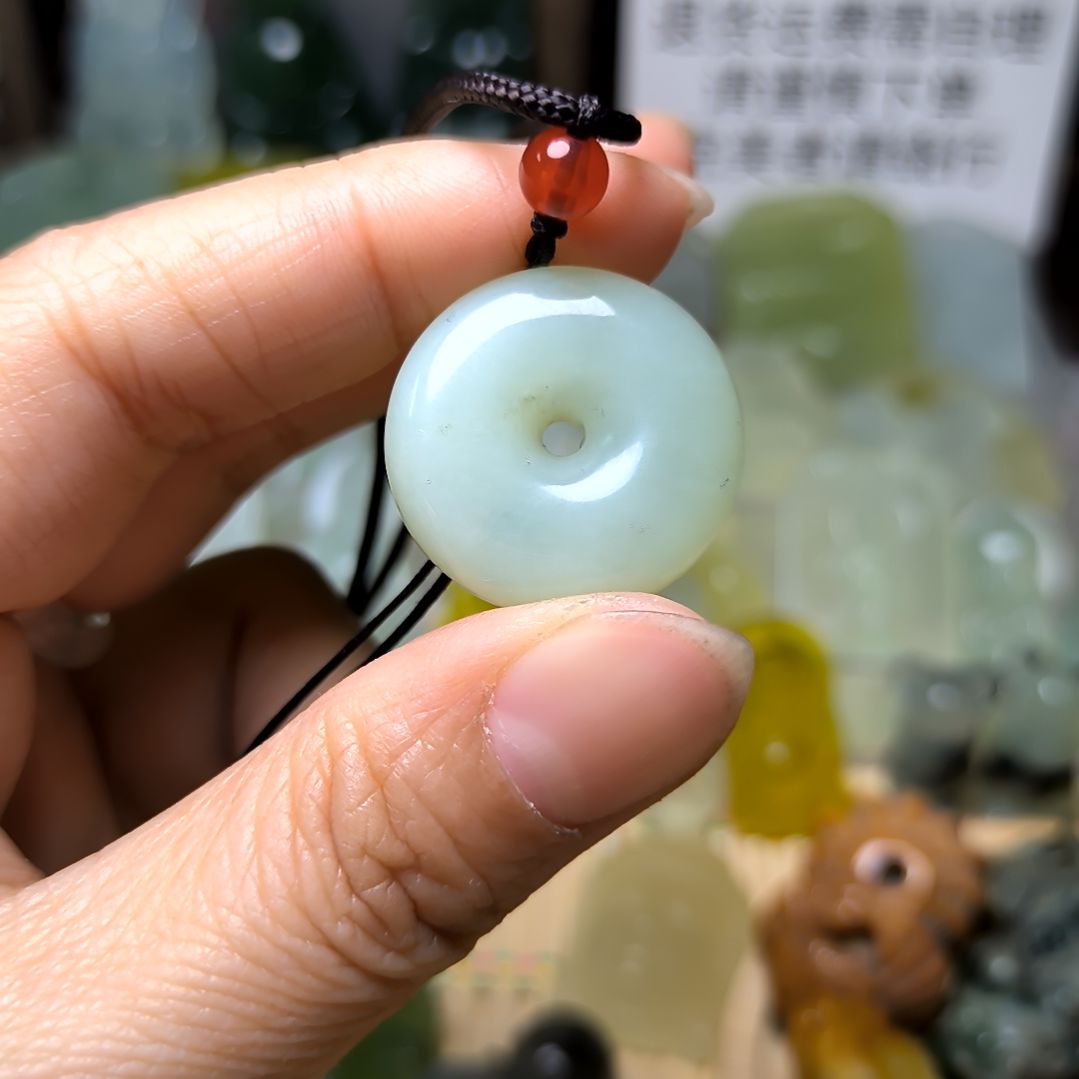 岫玉吊坠(不含链)未镶嵌