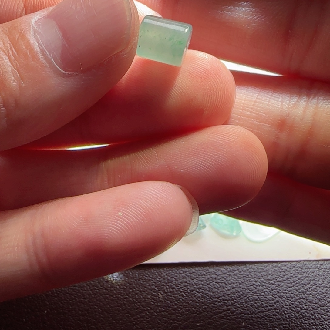 定制翡翠未镶嵌缅甸天然翡翠桶珠