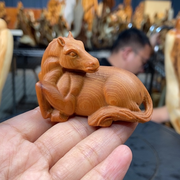 柏木（崖柏）手把件马