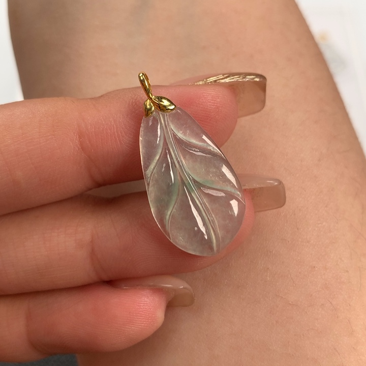 翡翠颈饰18K金镶嵌绿晴叶子