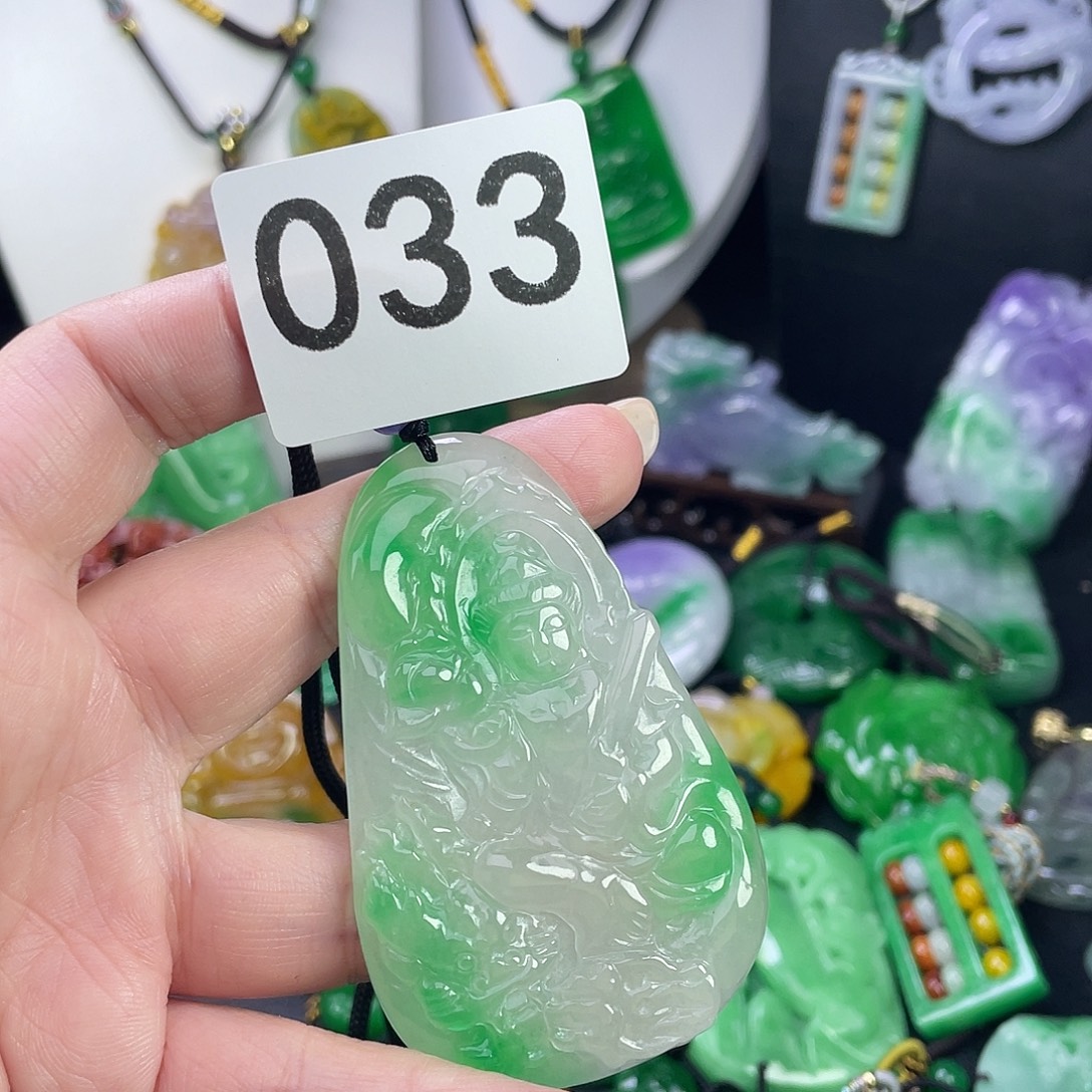 翡翠未镶嵌吊坠(赠链)