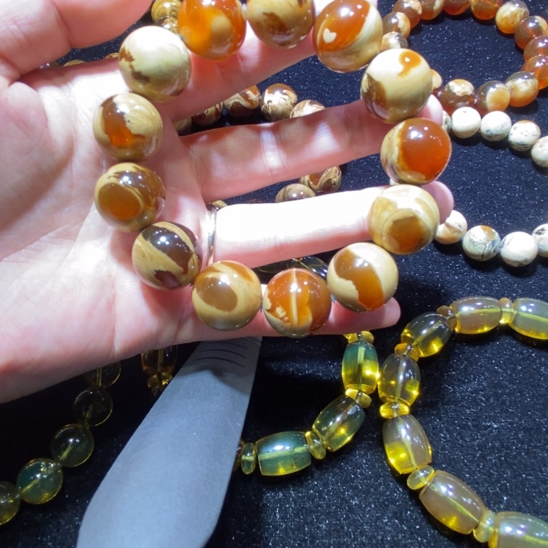 琥珀珠宝奇石未镶嵌