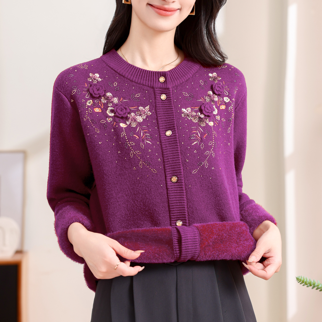【加绒加厚】中老年妈妈秋冬加肥绣花针织开衫气质上衣保暖