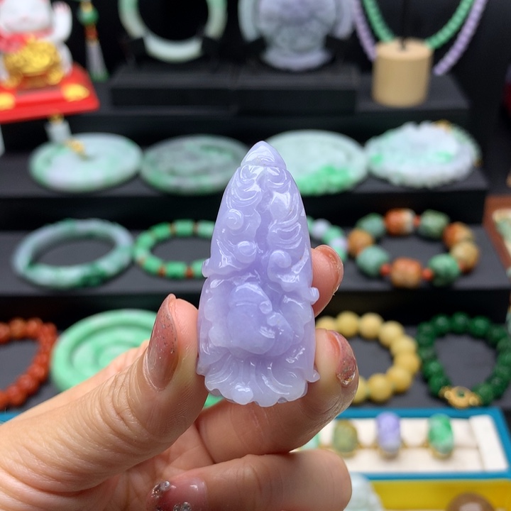 翡翠未镶嵌颈饰紫翡白菜