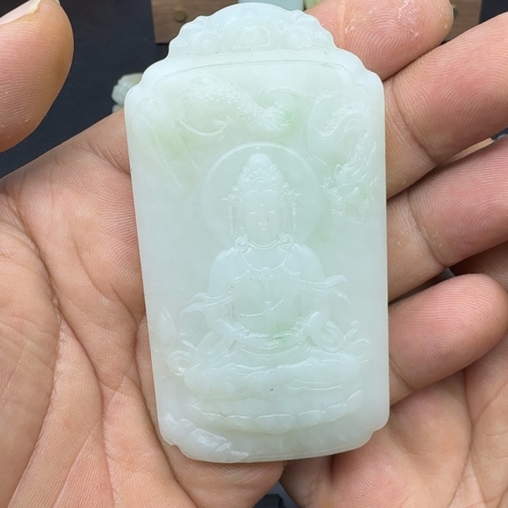 颈饰未镶嵌和田玉临*