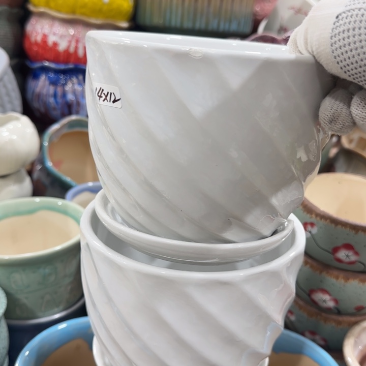 凑9快包邮，有孔，陶瓷花盆