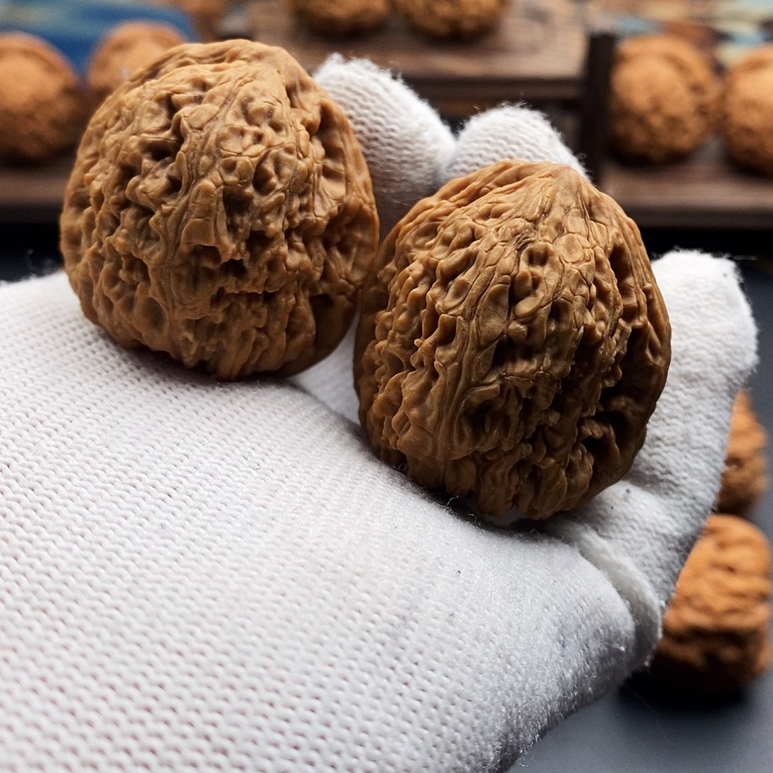 文玩核桃把件35炮弹