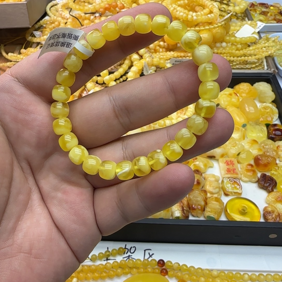 激***乐琥珀未镶嵌裸石8.19克8mm