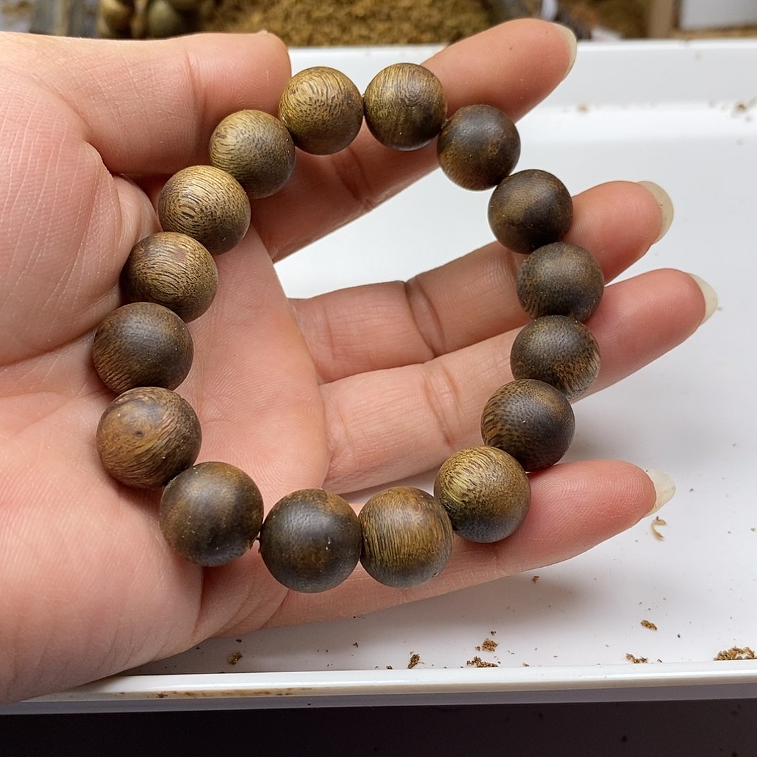 沉香手串绿棋楠规格1.4-16