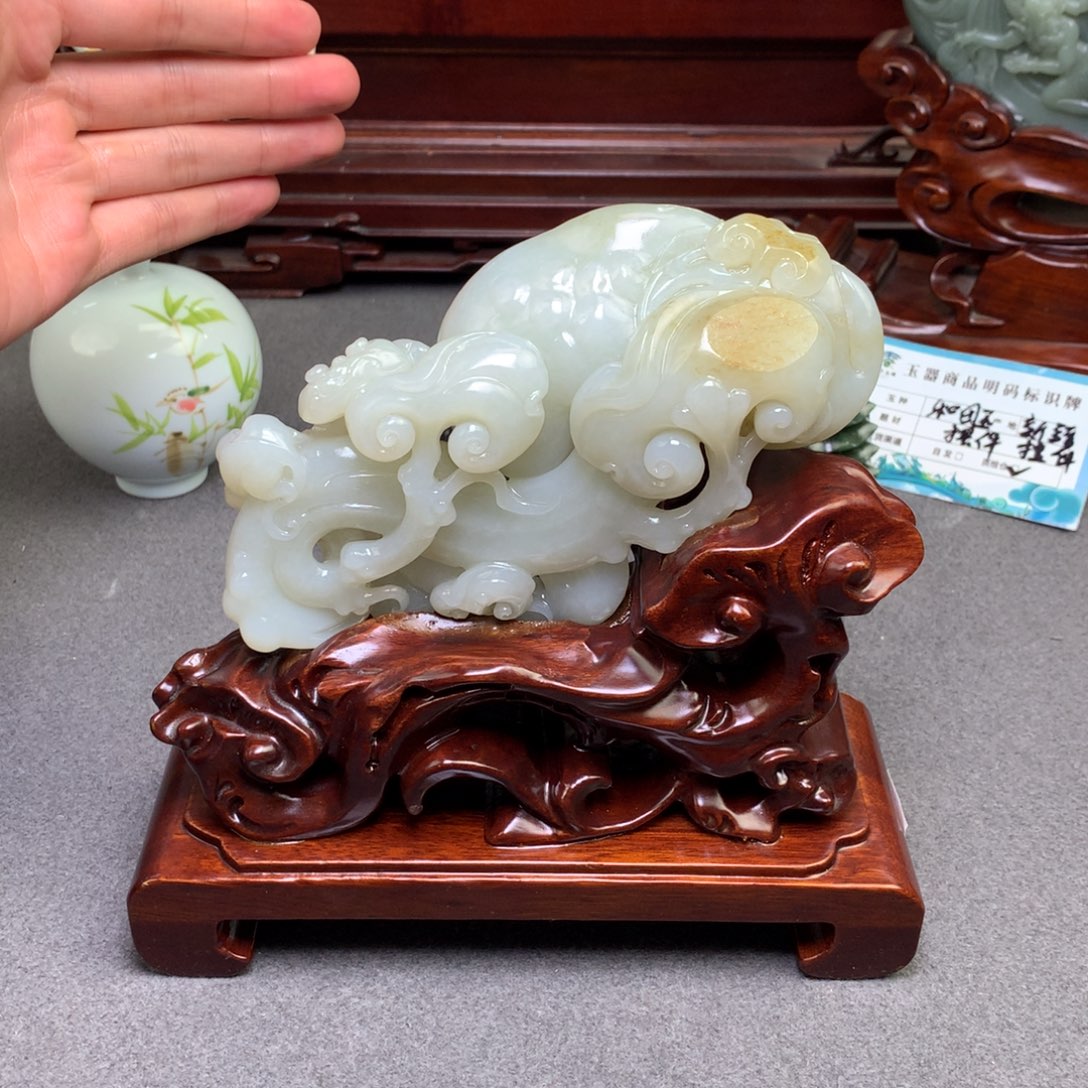未镶嵌和田玉摆件