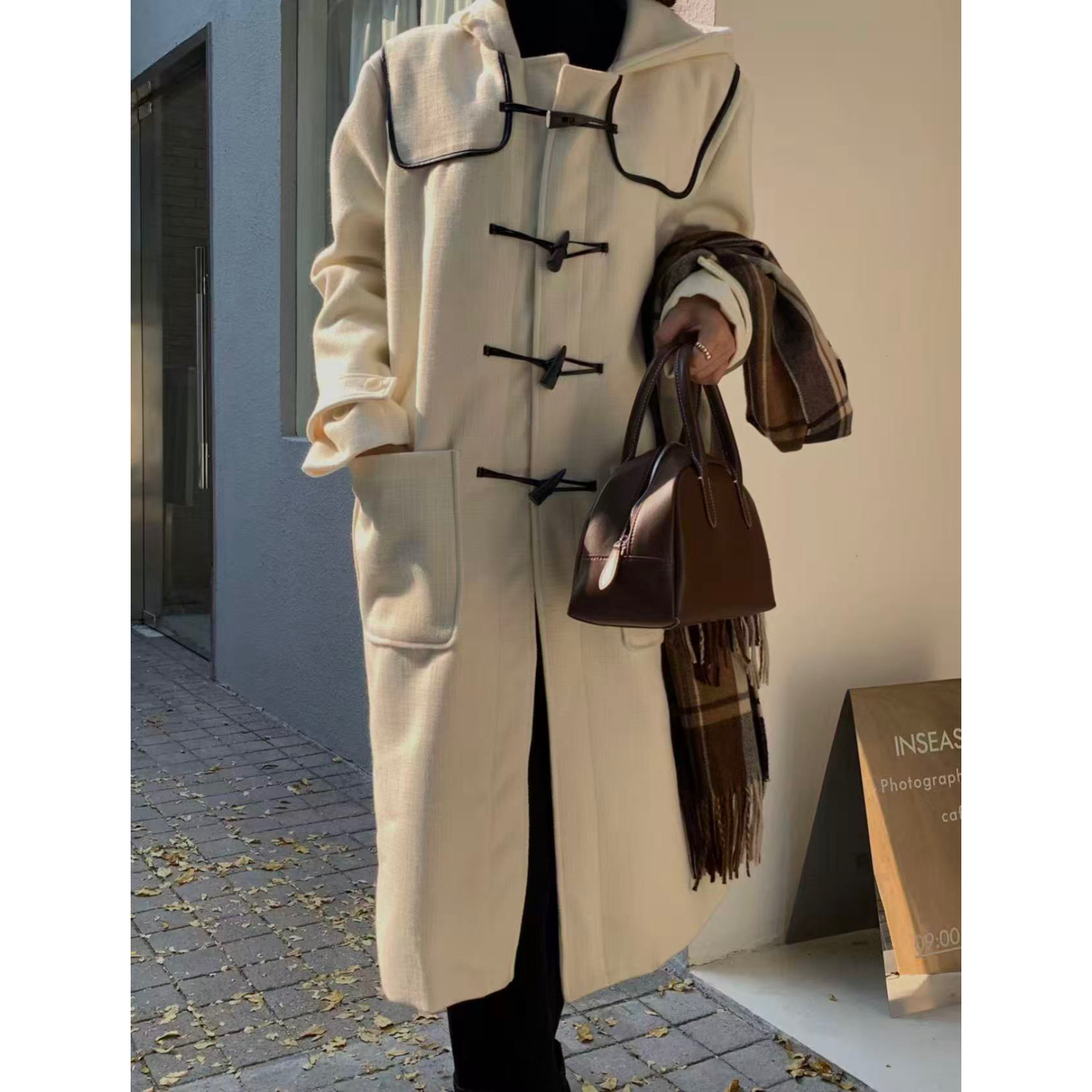 （福）韩系女主！明线设计牛角扣连帽长外套（2OL7251#）爱唯依