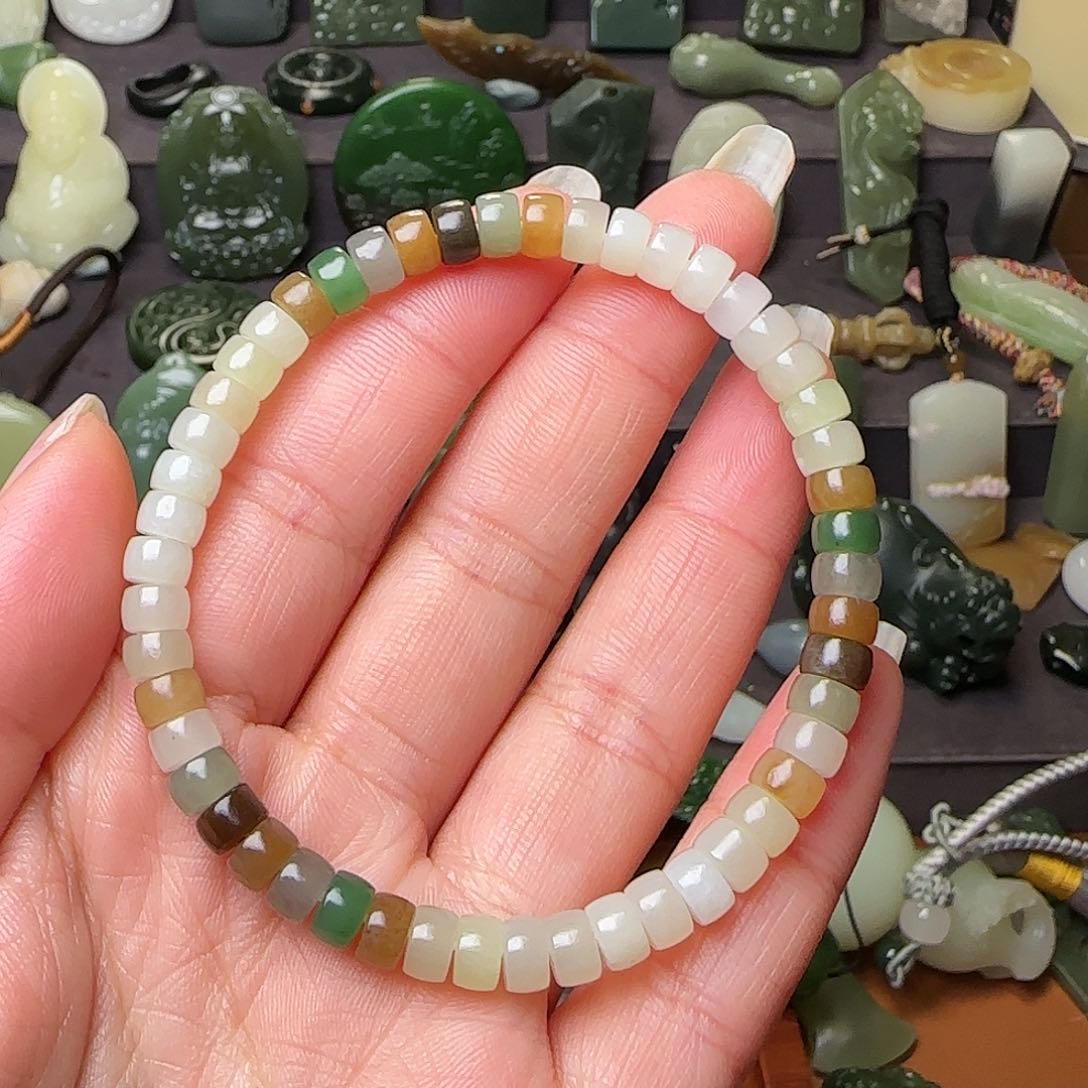 和田玉颈饰未镶嵌