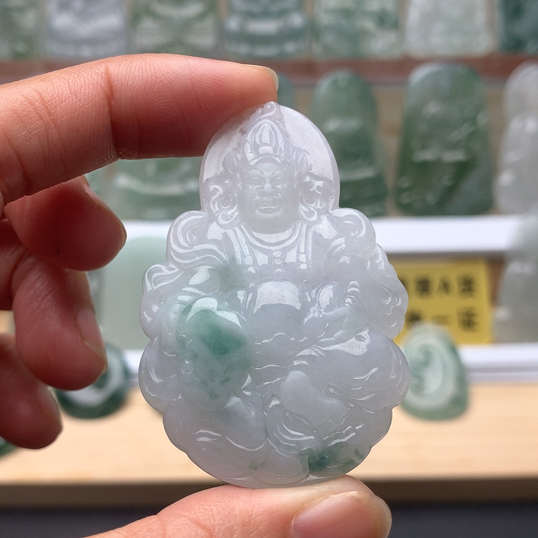 翡翠未镶嵌颈饰黄财神