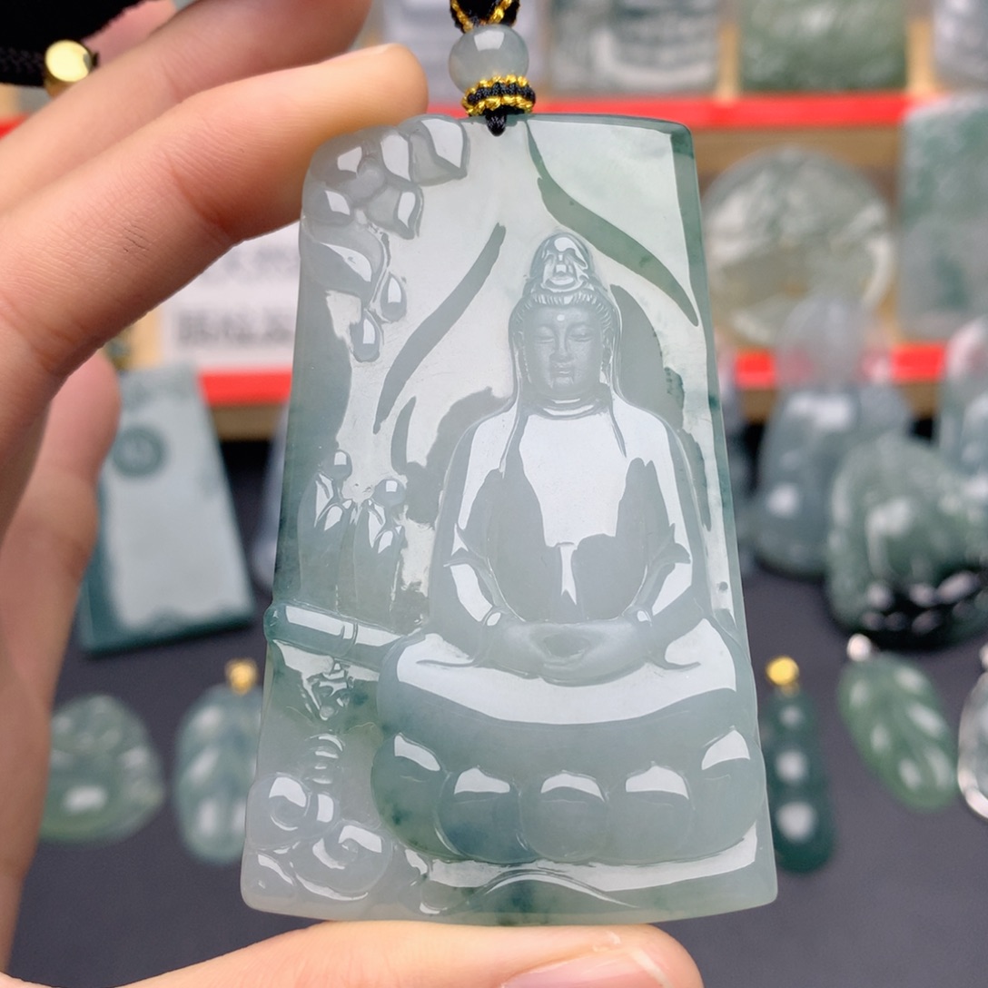 翡翠未镶嵌颈饰素衣