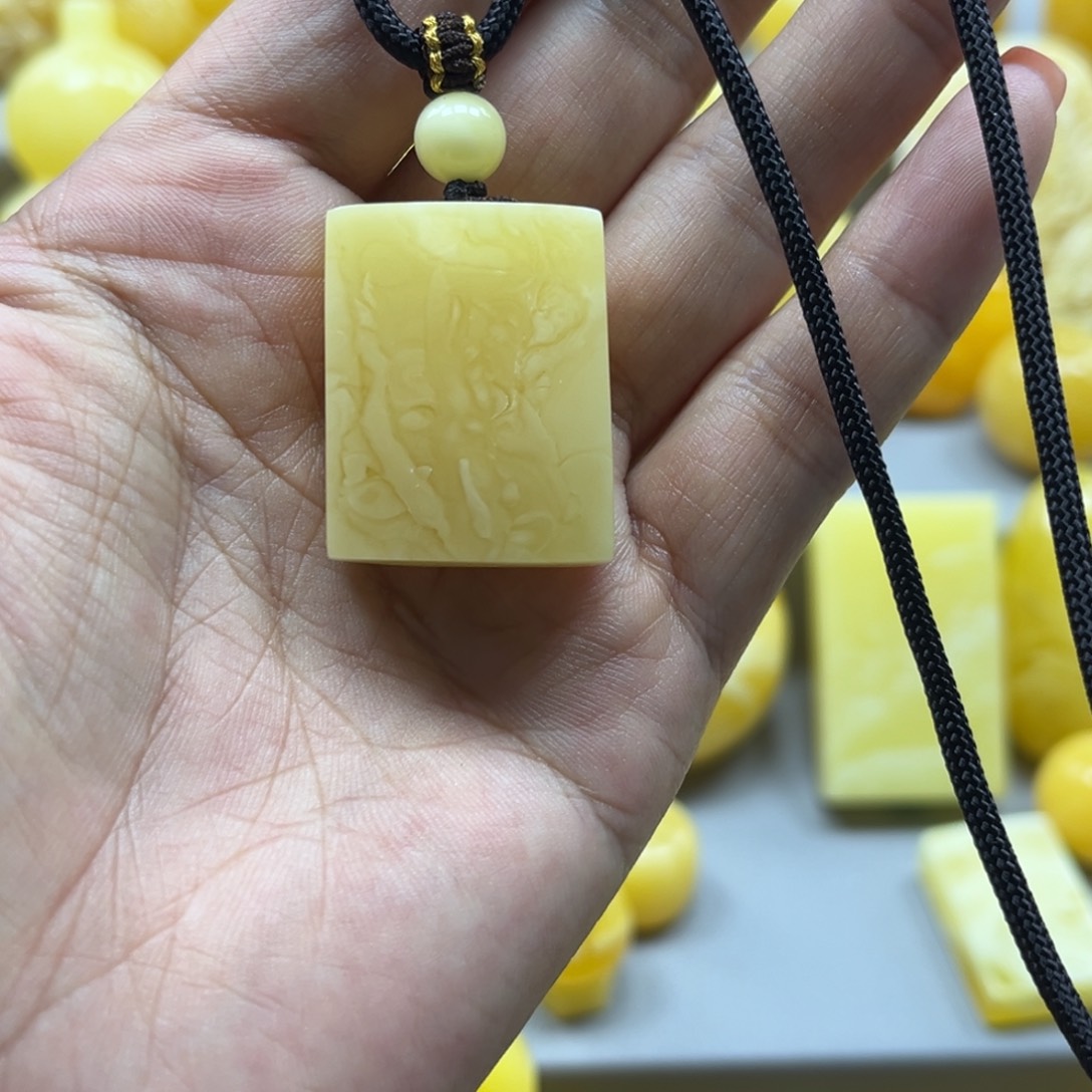 蜜蜡珠宝奇石未镶嵌