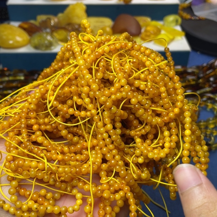 未镶嵌琥珀珠宝奇石