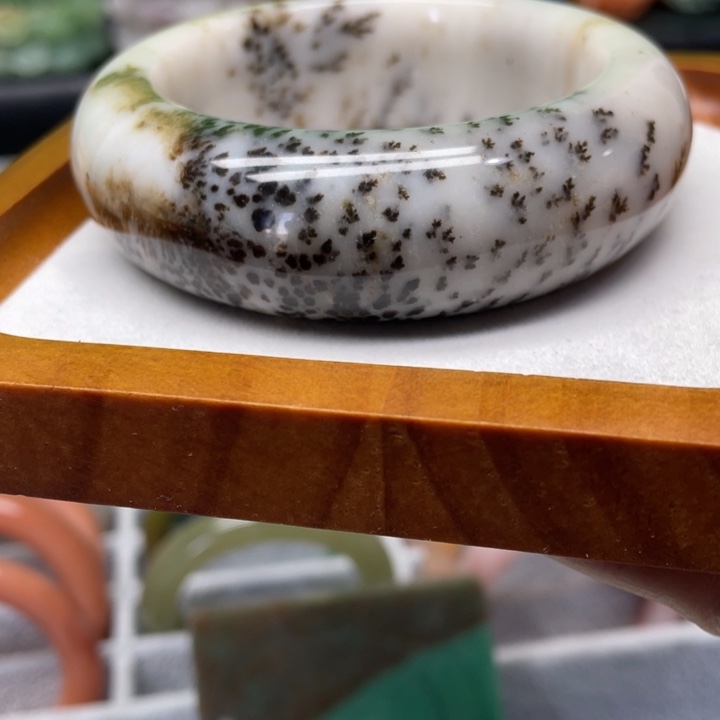 石英质玉未镶嵌珠宝半成品豹纹草花59口径