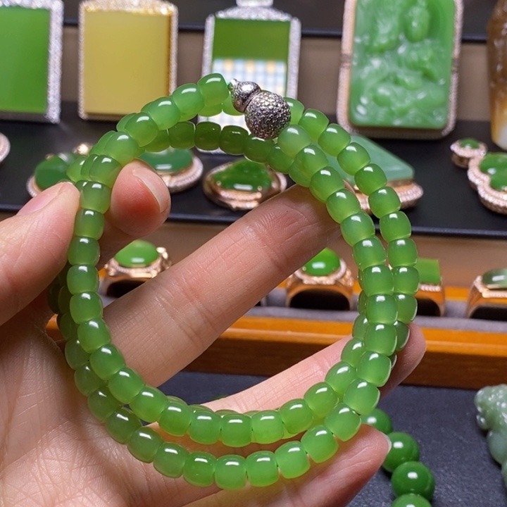 颈饰未镶嵌和田玉（糖玉）圣****