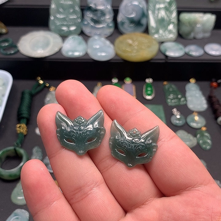 翡翠未镶嵌颈饰翡翠首饰