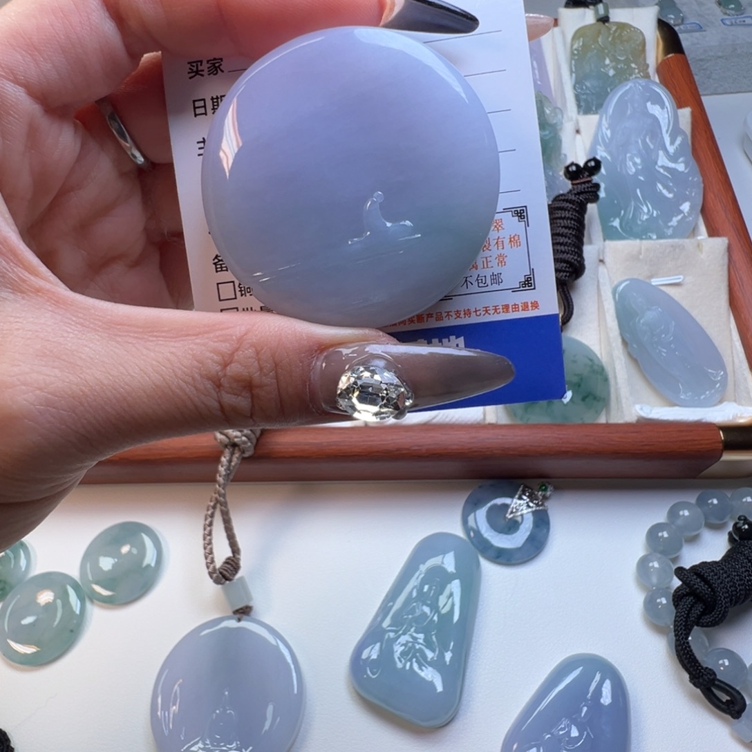 D***d翡翠未镶嵌颈饰缅甸翡翠