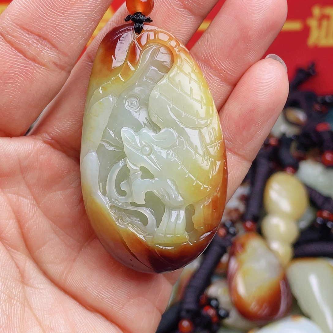 和田玉颈饰未镶嵌