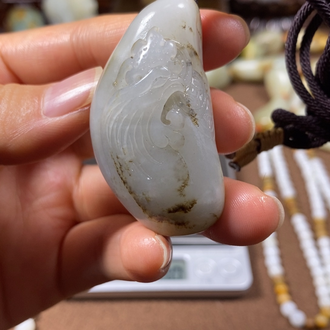 和田玉未镶嵌把件