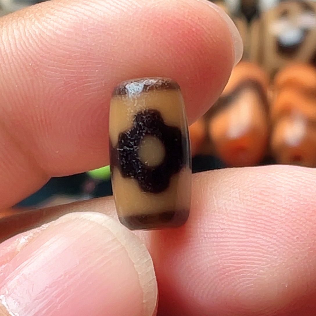 胖****玛瑙/玉髓合金耳饰坦诚三