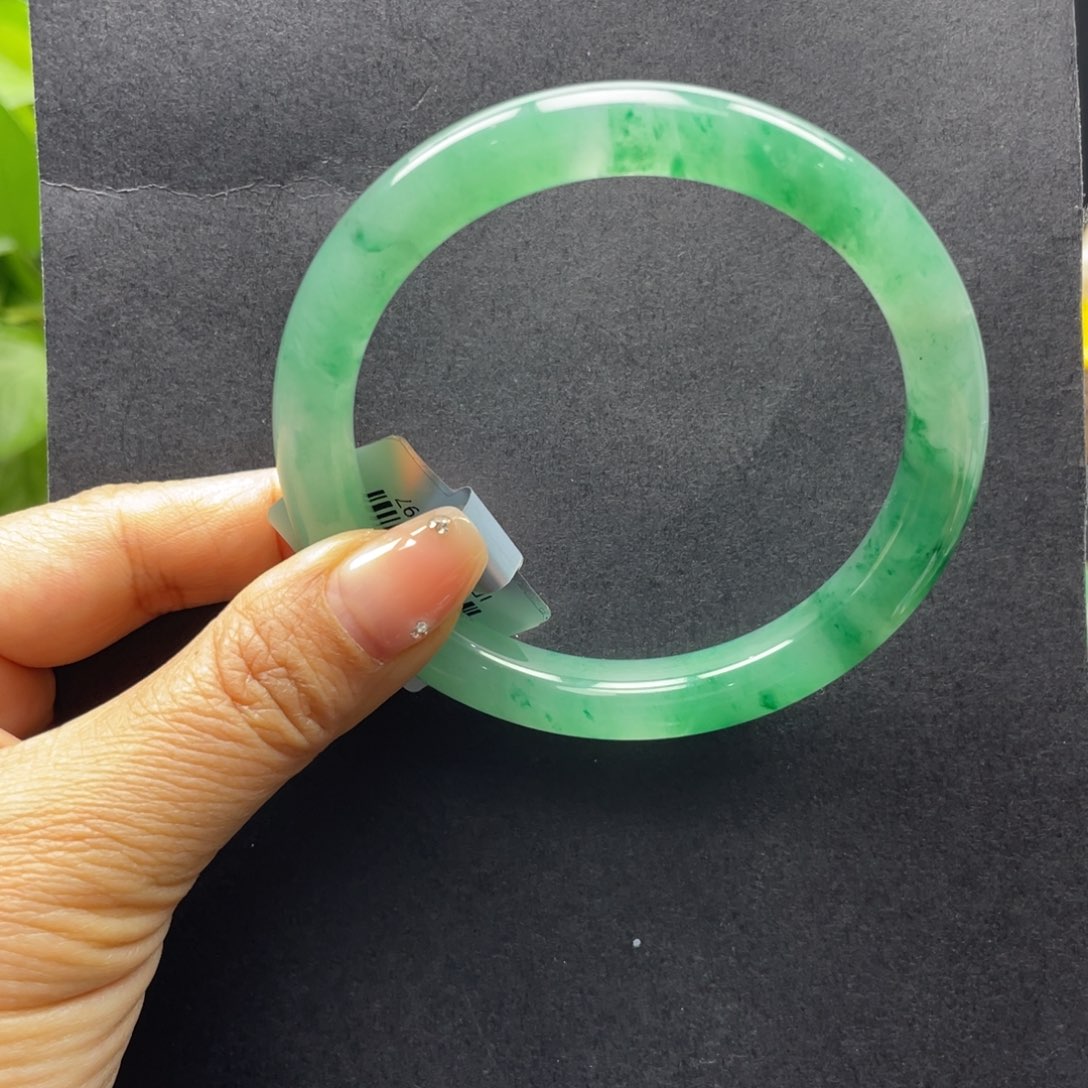 石英质玉（非洲翠）未镶嵌手镯