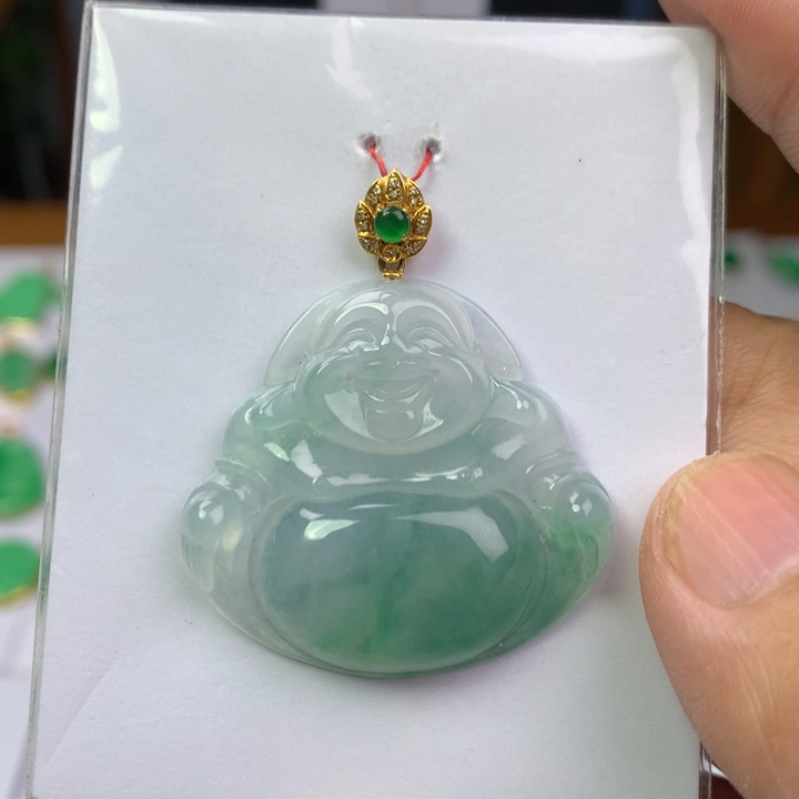 颈饰18K金镶嵌翡翠