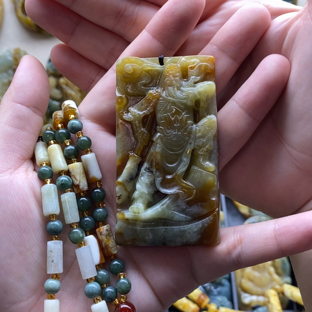 【闪购商品】岫玉颈饰未镶嵌李***串关公