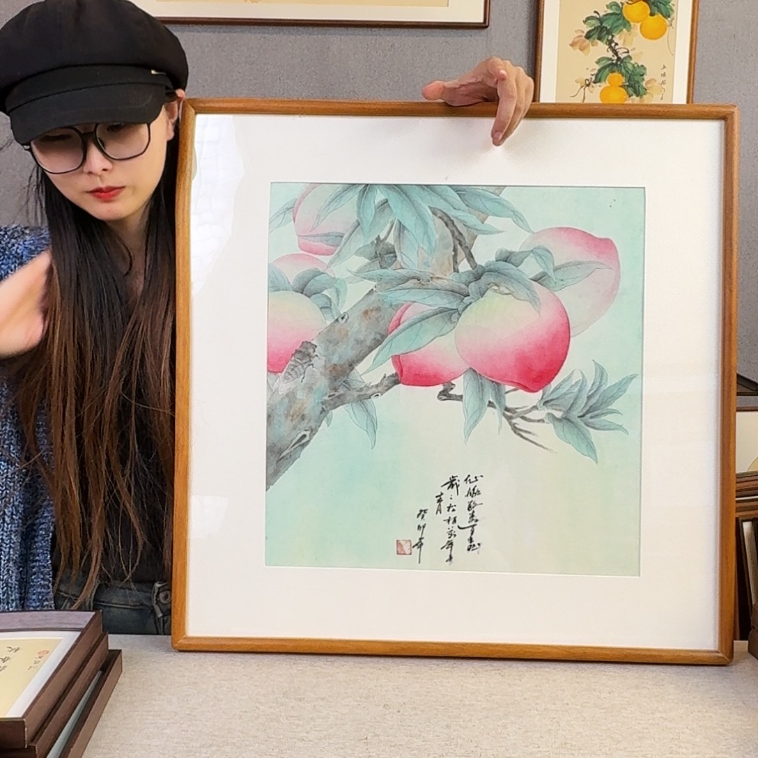 国画手绘带框尺寸：60*60微瑕