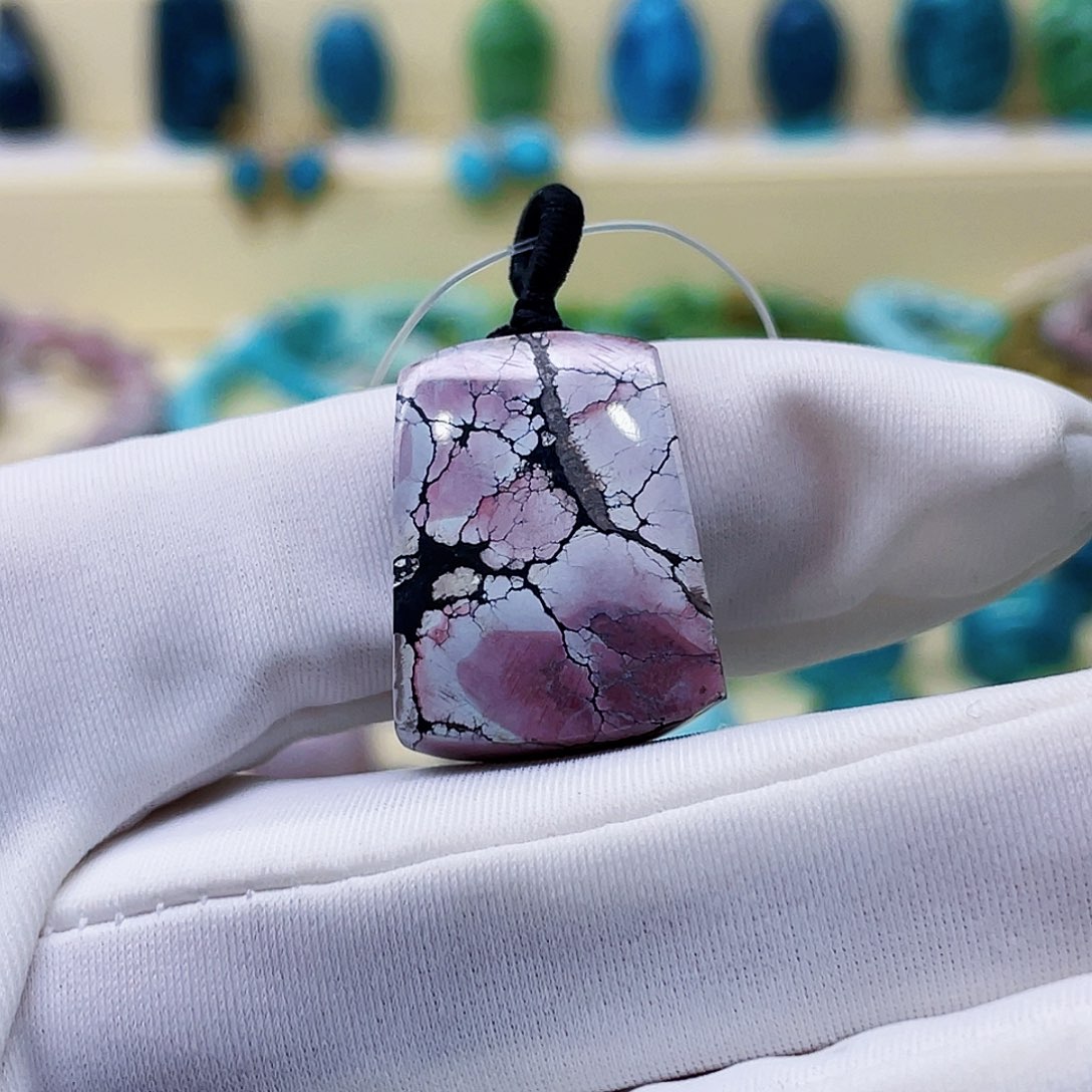 绿松石颈饰未镶嵌