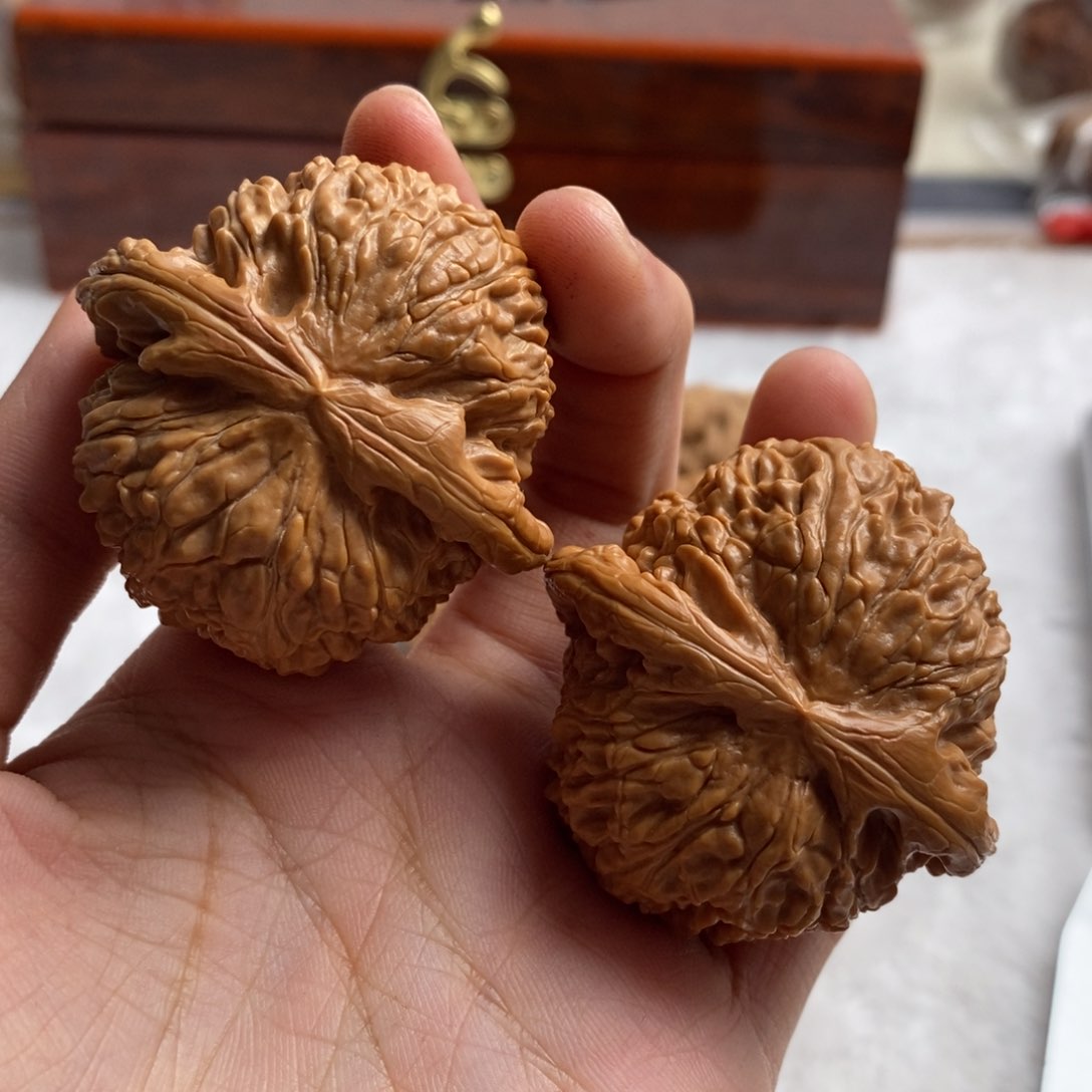 文玩核桃吊坠拯****侠白狮子