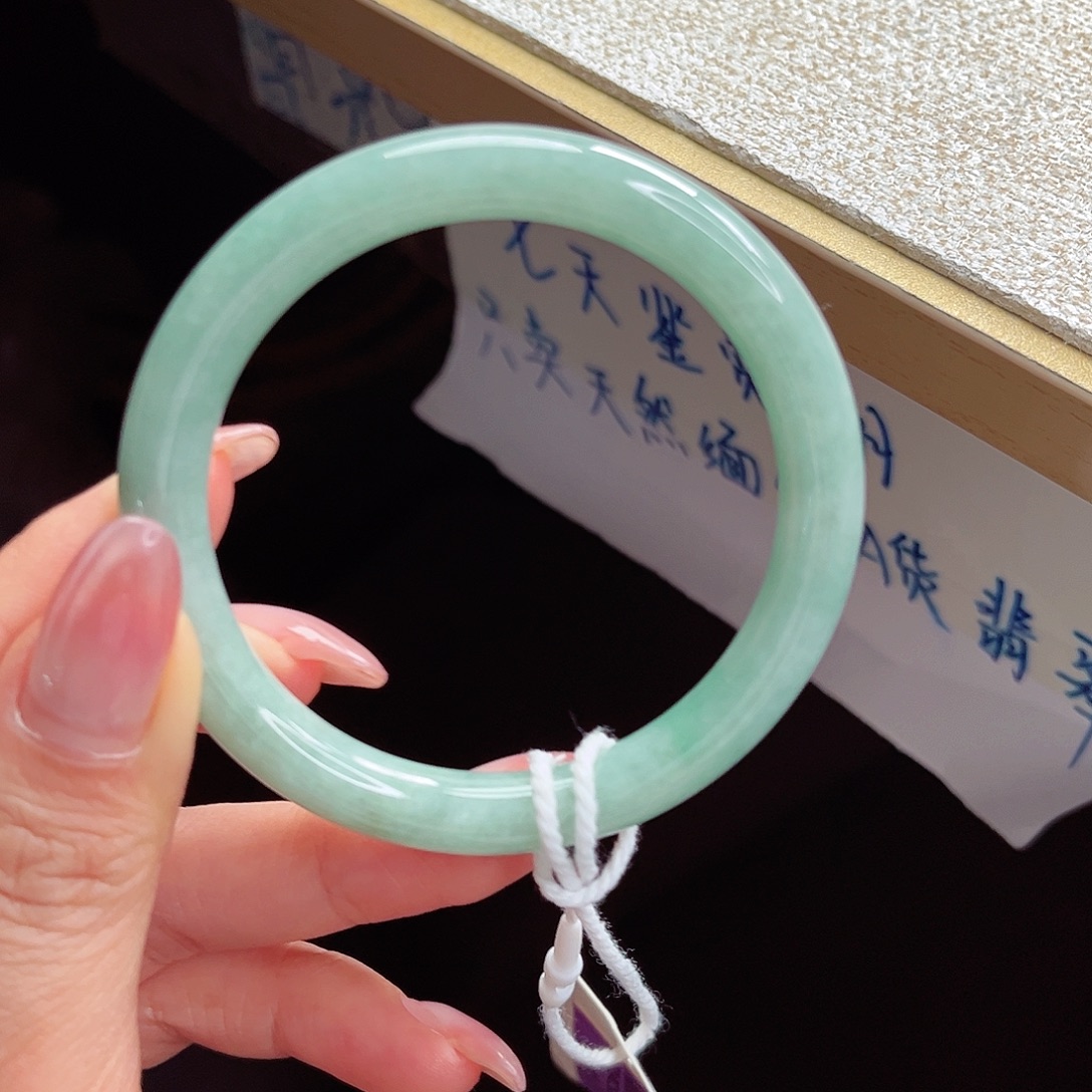 翡翠未镶嵌手镯手镯