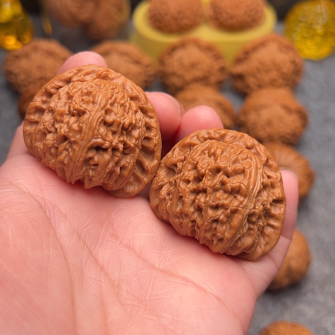 文玩核桃把件干****琦精品白狮子41全品