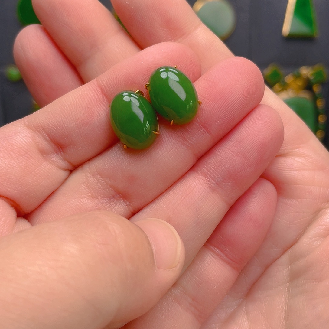 和田玉18K金镶嵌耳饰