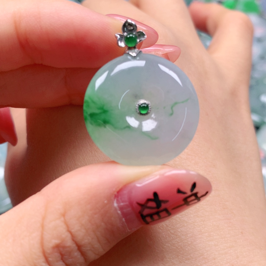 翡翠颈饰18K金镶嵌天然翡翠