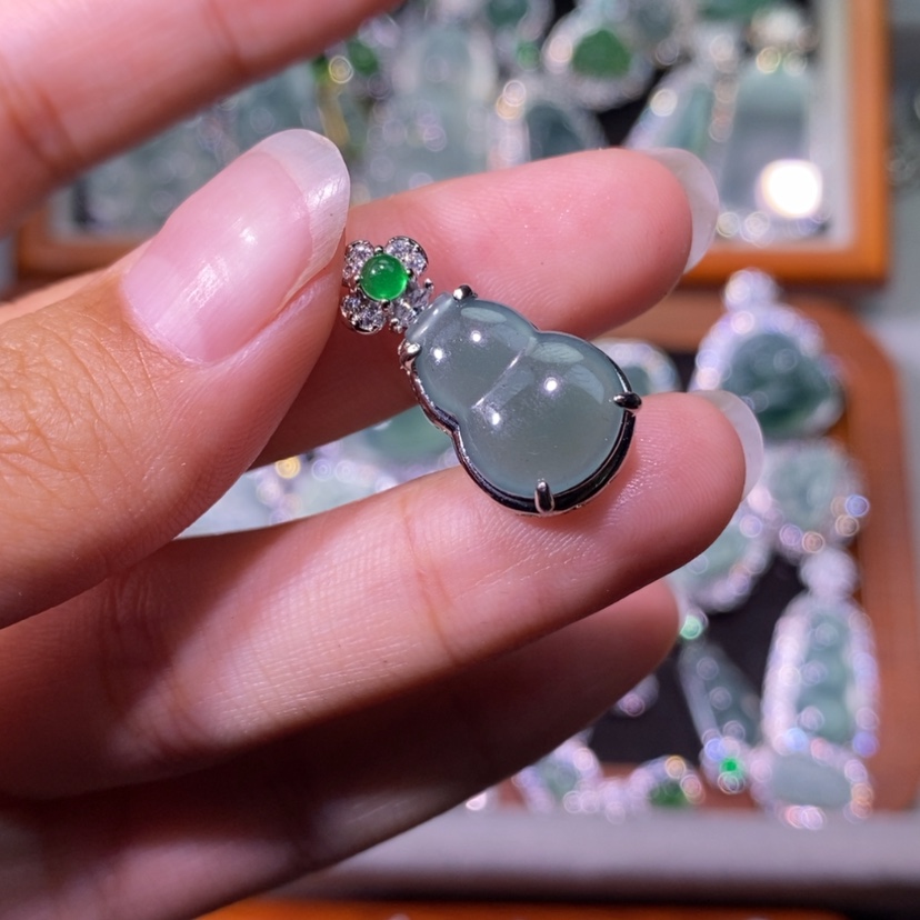 【闪购商品】翡翠未镶嵌颈饰天然