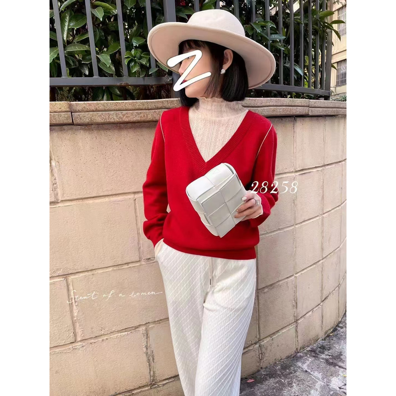 【思思精选】冬季新款V领百搭气质镂空提花针织衫S514#