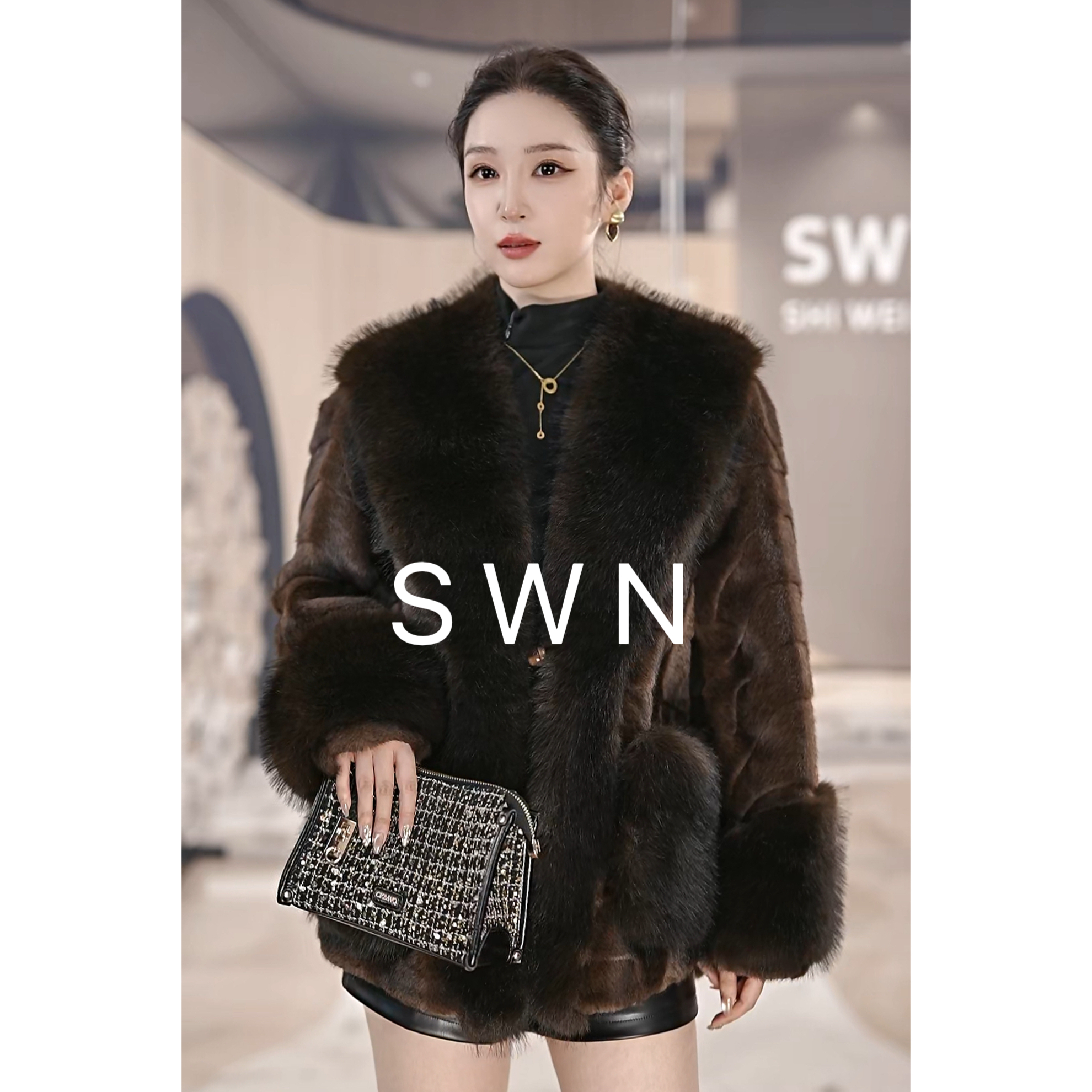 【设计师高定】2025海宁雪兰绒一体长毛领大气百搭加厚外套