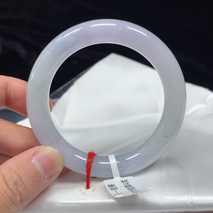 翡翠手镯（圆镯）未镶嵌54.5