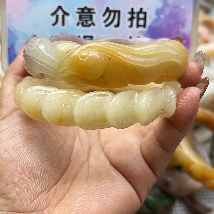 未镶嵌手镯石英岩玉心*