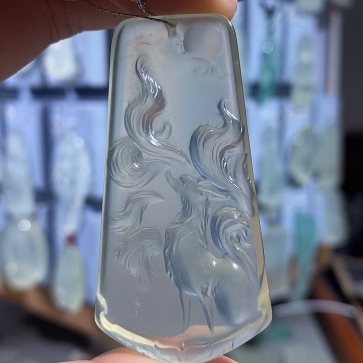 岫玉未镶嵌颈饰吊坠