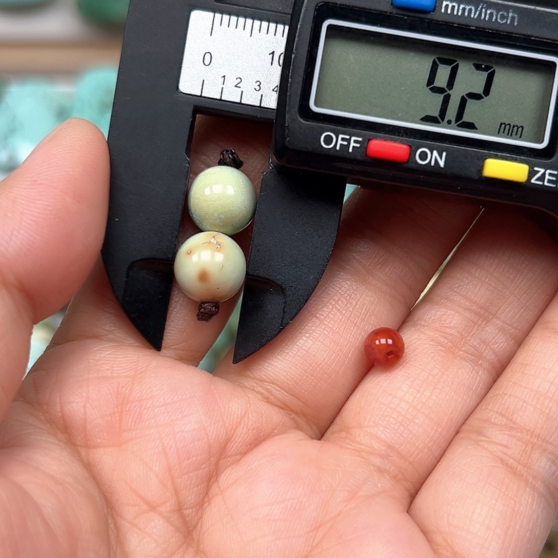 南红玛瑙未镶嵌珠宝奇石