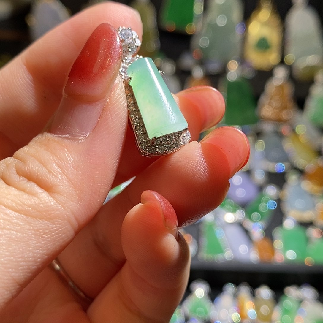 颈饰银S925镶嵌翡翠天然翡翠