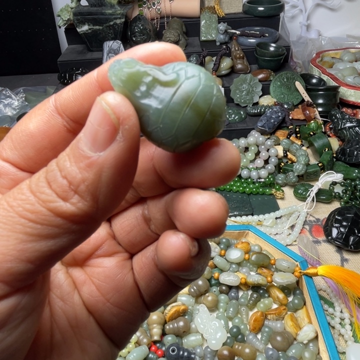 和田玉未镶嵌珠宝半成品