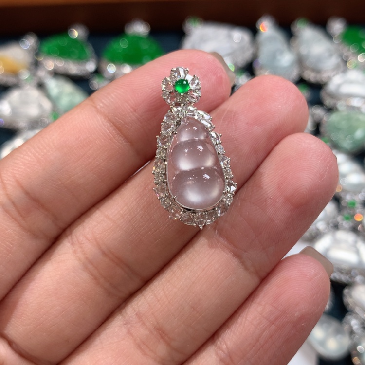 【闪购商品】翡翠颈饰18K金镶嵌豆子