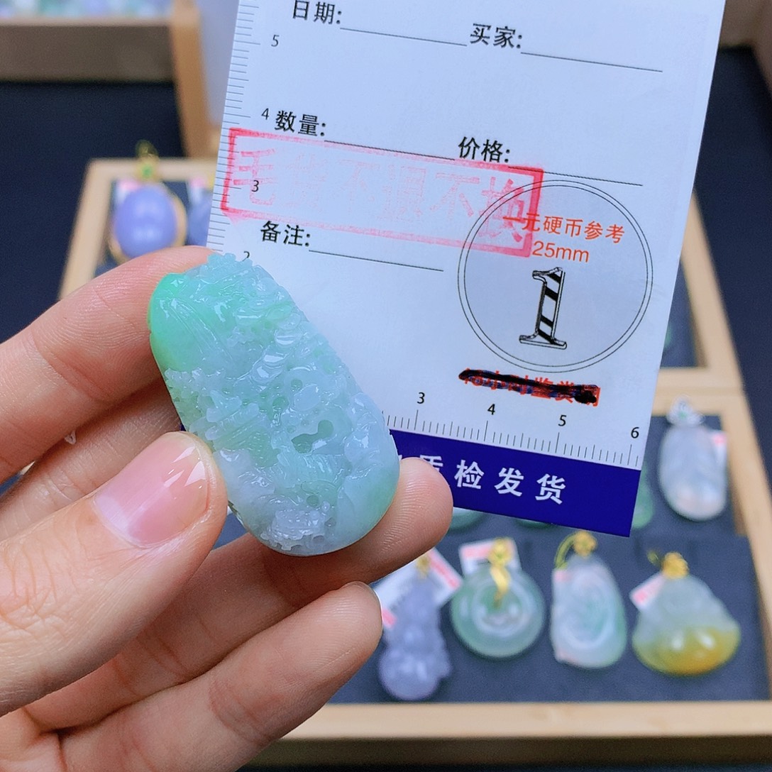 翡翠未镶嵌颈饰翡翠